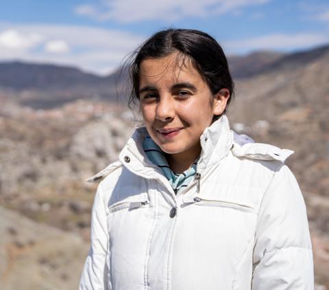 Eylül, 13 years old, Kayatepe (Rezip) village, on the outskirts of Adıyaman. Türkiye, 2023. © Mariana Abdalla/MSF