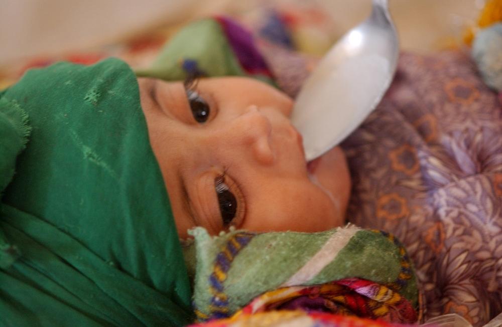 Therapeutic feeding center, Mazlakh, Herat. Afghanistan, September 2002. © Sebastian Bolesch