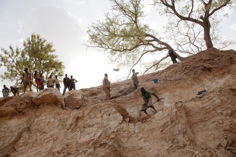 A gold mining site on the road between Bagega and Anka