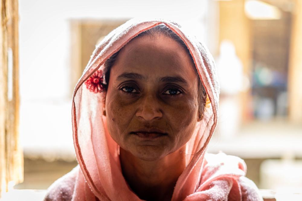 Zaw Rina receives mental healthcare services at MSF’s clinic in Ah Nauk Ywe camp in Rakhine state’s Pauktaw township. 