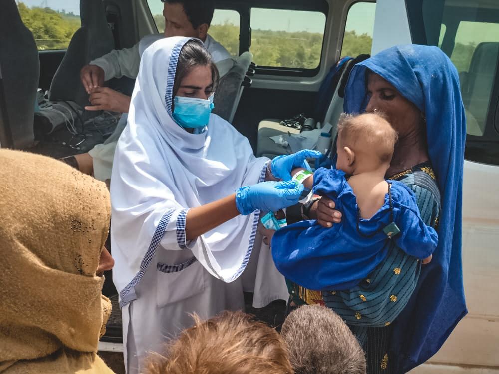 outreach counsellor doctors without borders emergency response in pakistan. © MFS