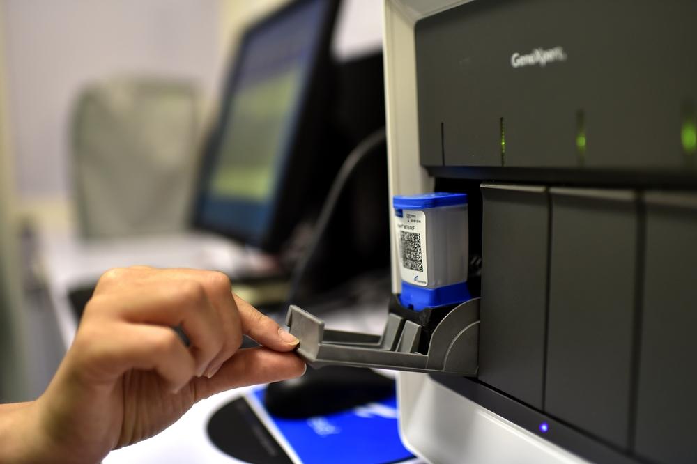 Image of gene xpert machine. © ARIS MESSINIS/Matternet