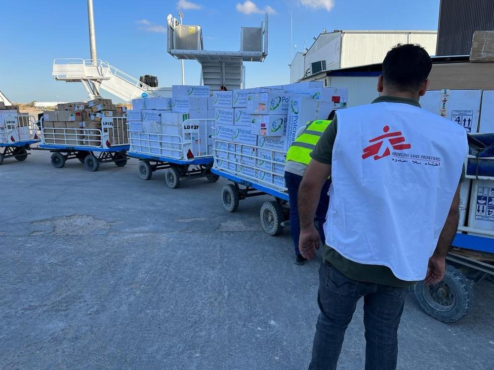 Doctors Without Borders logistics coordinator is supervising the convoy of medical material to be sent in Derna, Libya. © MSF
