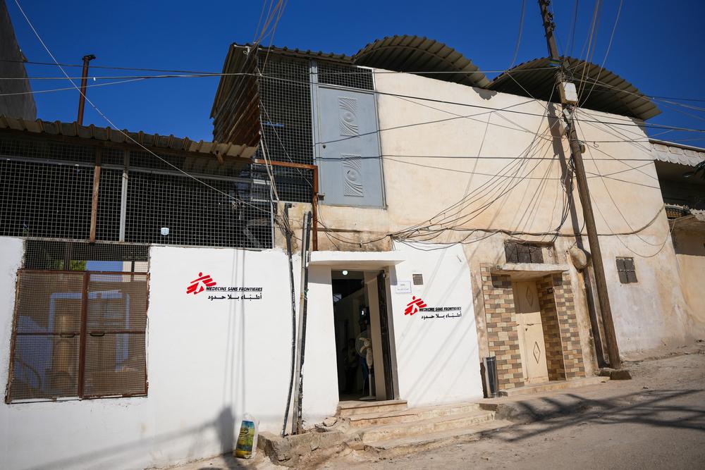 The entrance of the burns unit in the town of Atmeh in northwest Syria. Syria, October 2023. © Abdulrahman Sadeq