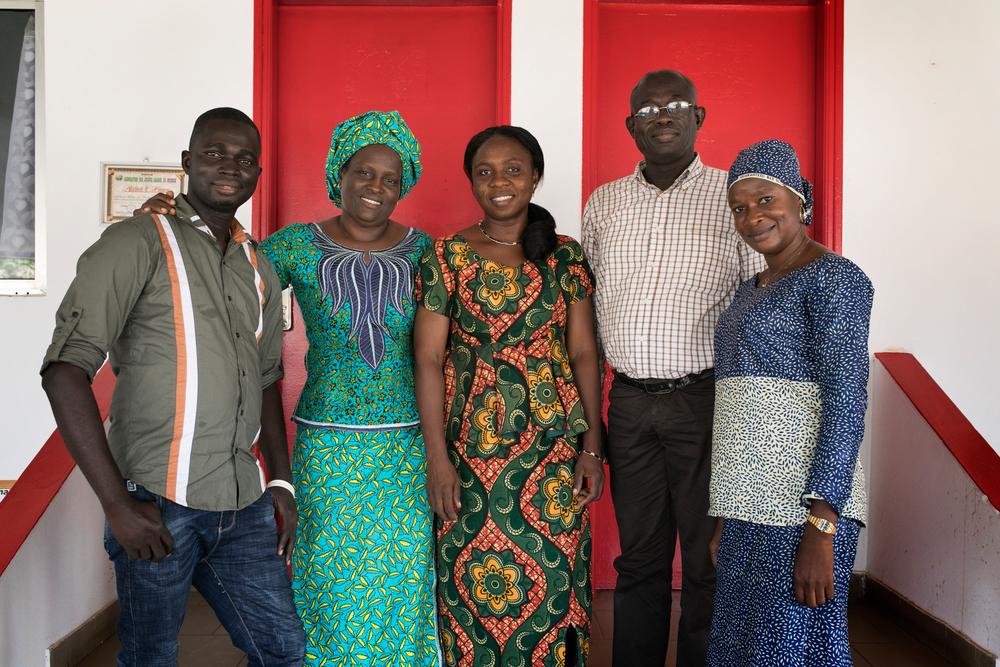 MSF’s patient experts (who are part of MSF’s psychosocial team) are themselves people living with HIV, who received treatment and care from MSF, and went on to become patient experts in their own right, to help others living with HIV.