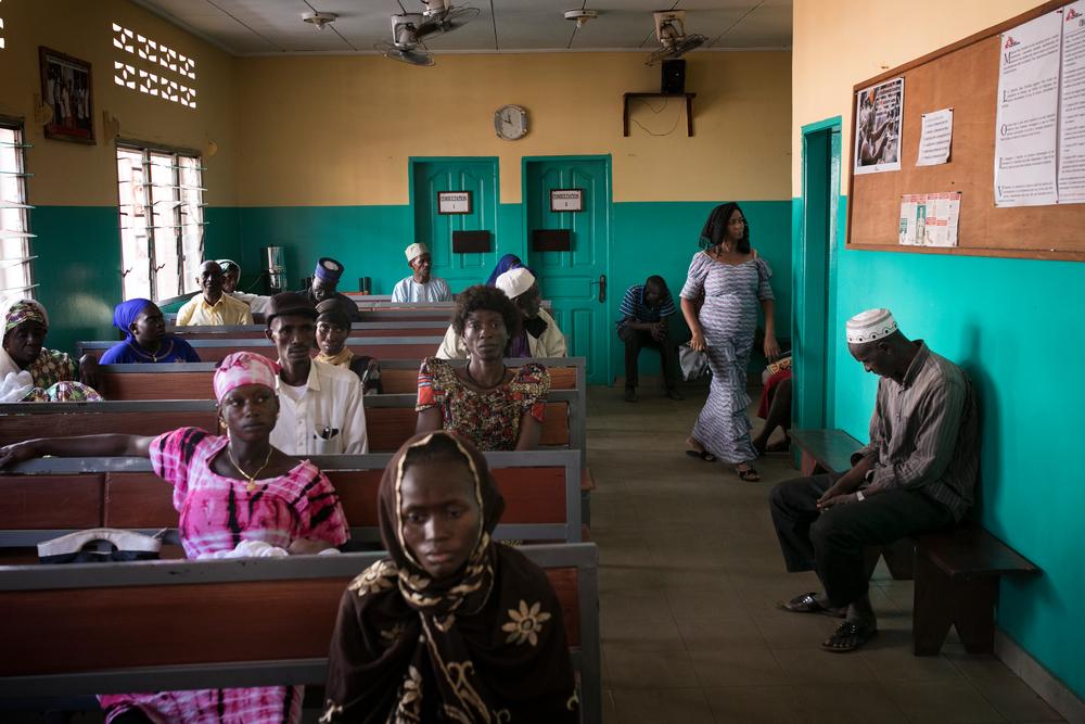 The waiting area in the MSF-supported HIV outpatient department at Matam health centre, Conakry. Guinea, 2018. © Albert Masias/MSF