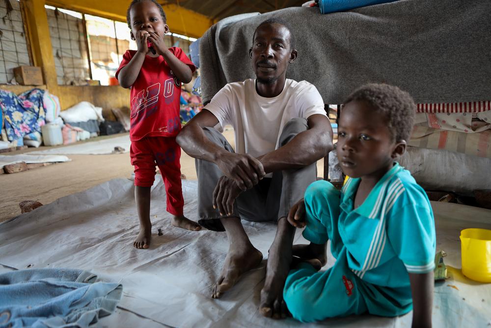 Al Bakri Al Taher Malik, a displaced man from Khartoum, has been injured twice by the fighting in Sudan. Sudan, December 2023. © Fais Abubakr
