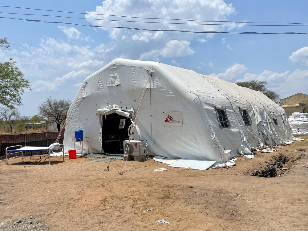 Due to lack of space in Renk Civil Hospital, Doctors Without Borders built a tent to accommodate more patients.