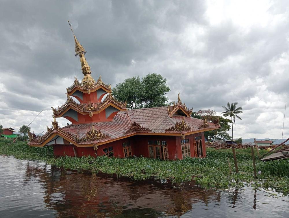 A collapsed monastery in Inle Lake