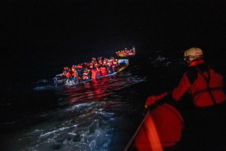 Mediterranean Sea: 111 rescued people waiting for a place of safety