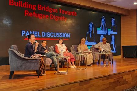 Building bridges towards refugee dignity